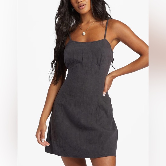 SOLD. BNWT Billabong Stay a while Linen Dress - Picture 2 of 5